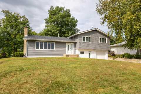17397 Melody, Dubuque, IA 52001