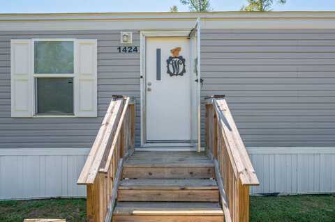 1424 E F Sanford Road, Baker, FL 32531