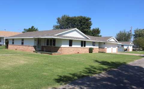 301 W 7th, Vici, OK 73859