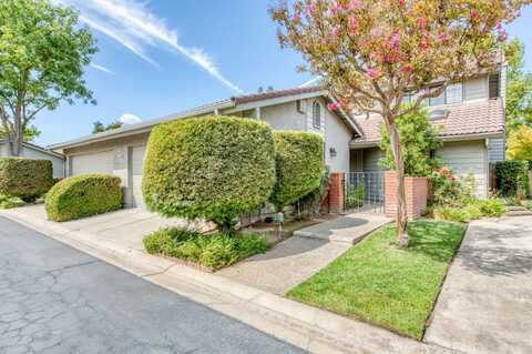 7047 Teilman Avenue N, Fresno, CA 93711