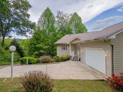 132 Mountain Circle, Franklin, NC 28734