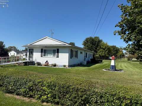1284 E Lockwood Road, Port Clinton, OH 43452