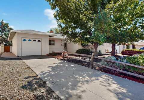 2920 CARDENAS Drive NE, Albuquerque, NM 87110