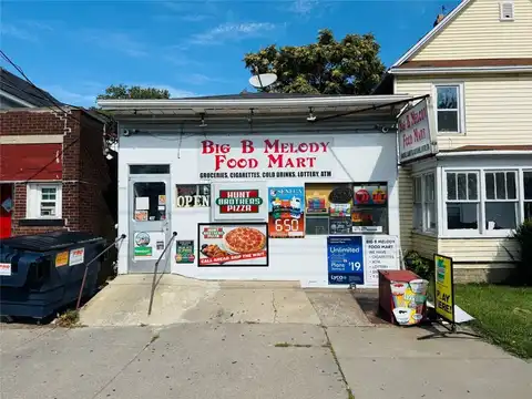 1402 E LAKE Road, Erie, PA 16507