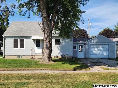 132 W Main St, MANLY, IA 50456