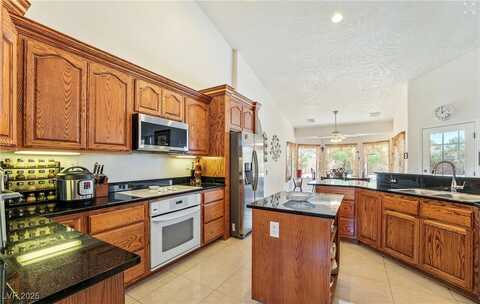 6841 Longmeadow Drive, Pahrump, NV 89061