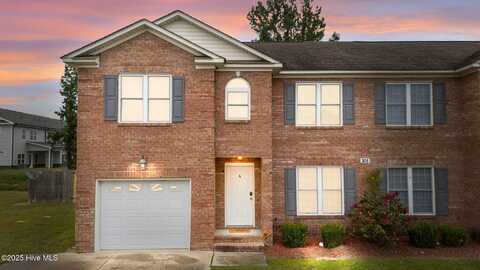 305 S Pointe Drive, Winterville, NC 28590