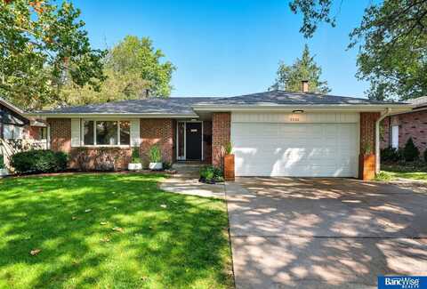 7330 Englewood Drive, Lincoln, NE 68510