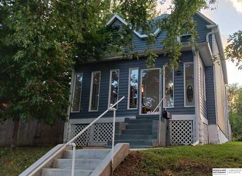 1306 S 31st Street, Omaha, NE 68105