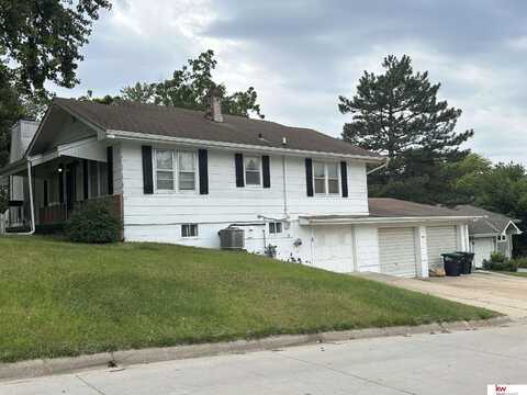 1220 N 63rd Street, Omaha, NE 68132