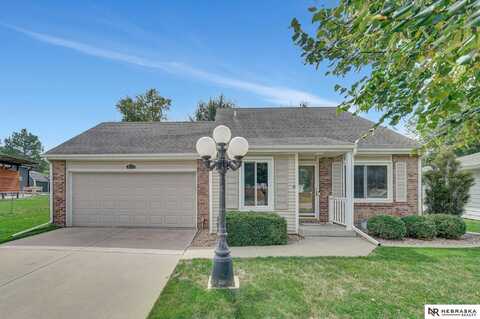 807 Daybreak Drive, Lincoln, NE 68505