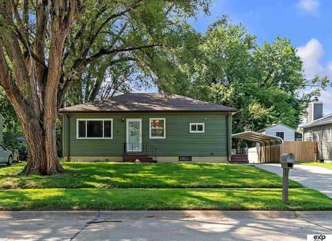 907 W 29th Avenue, Bellevue, NE 68005
