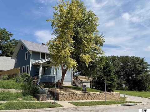 2104 F Street, Omaha, NE 68107