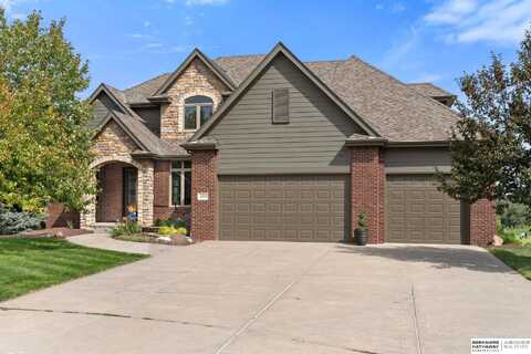 6909 N 118th Circle, Omaha, NE 68142