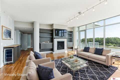 444 Riverfront Plaza, Omaha, NE 68102