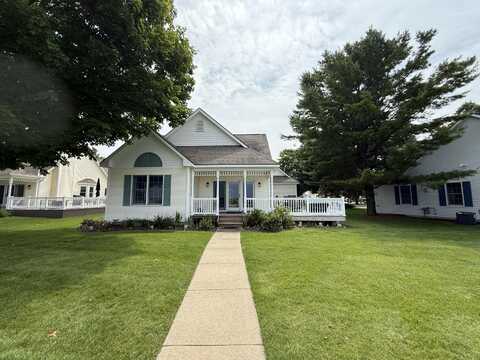 2 Cottage Lane, Manistee, MI 49660