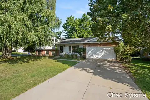 1827 Millbrook Street SE, Grand Rapids, MI 49508