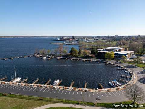 1007 Boardwalk Cv Drive, Muskegon, MI 49441
