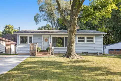 1119 Kentwood Drive NE, Grand Rapids, MI 49505