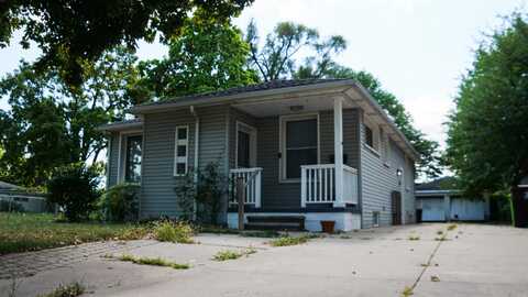 6720 Braun, Center Line, MI 48015