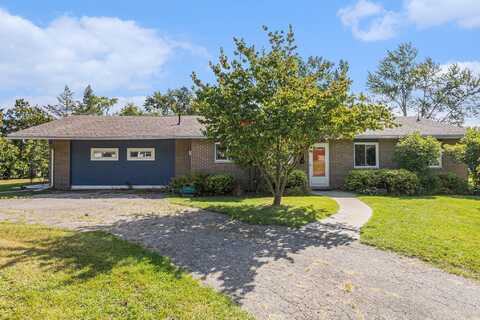 2160 Newport Court, Wolverine Lake, MI 48390
