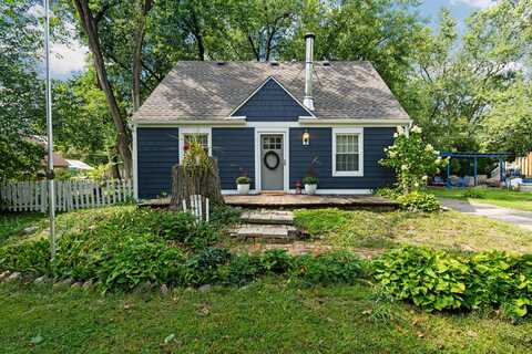 2562 Fernwood Avenue, Ann Arbor, MI 48104