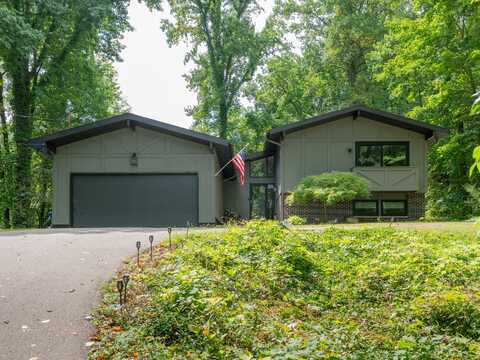 150 S Lake Doster Drive, Plainwell, MI 49080