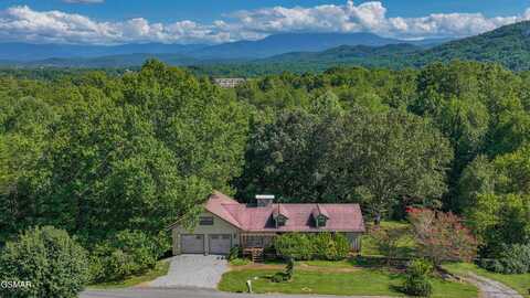 713 Lloyd Huskey Road, Pigeon Forge, TN 37863