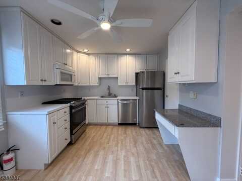 502 Pitney Pl, Morris, NJ 07960