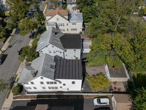 421 Berwick St, Orange, NJ 07050