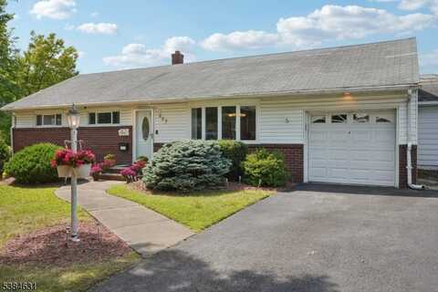 207 Hillcrest Dr, Paramus, NJ 07652