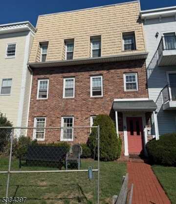 1004 Unicorn Way, Clifton, NJ 07011