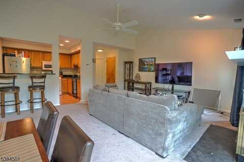 304 Trinity Ct, West Windsor Twp., NJ 08540