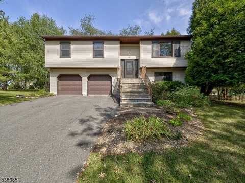 4 S Hampton Ct, Raritan, NJ 08822