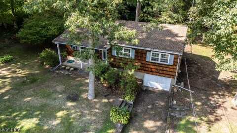 48 Cooper Rd, West Milford, NJ 07438