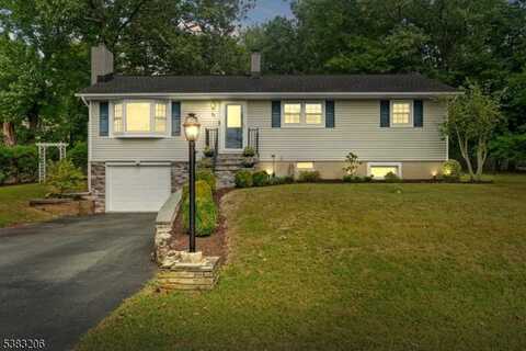 35 Skytop Rd, Andover, NJ 07860
