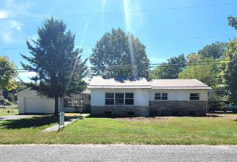 144 Monroe St, Rupert, WV 25984