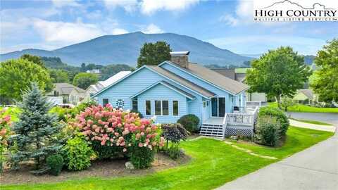 140 Knollview Place, Jefferson, NC 28640