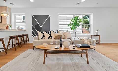 525 AVENUE E, Bayonne, NJ 07002