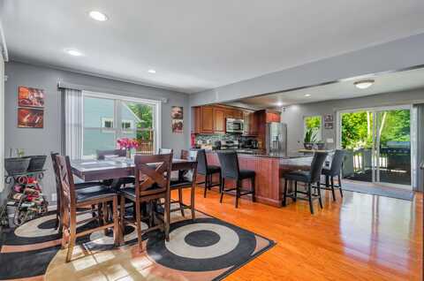 37 INDEPENDENCE DR, Roselle, NJ 07203