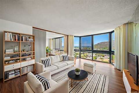 521 Hahaione Street, Honolulu, HI 96825