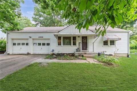 1306 NE 56th Terrace, Gladstone, MO 64118
