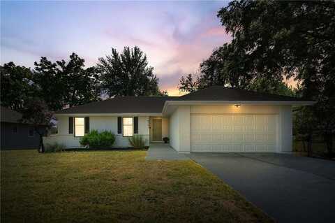 6501 Highgrove Road, Grandview, MO 64030