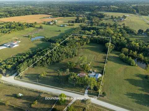 9677 SE 232 Street, Lathrop, MO 64465