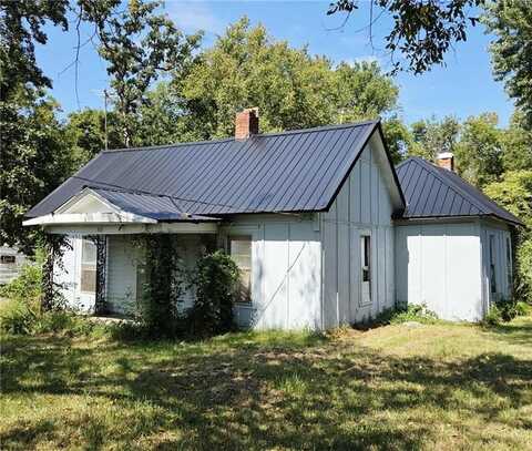 108 Swan Street, Lacygne, KS 66040