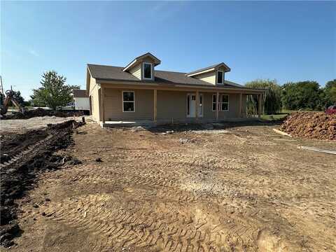 704 Colony Avenue, East Lynne, MO 64743