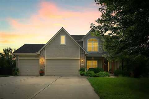 109 S Eastglen Drive, Raymore, MO 64083