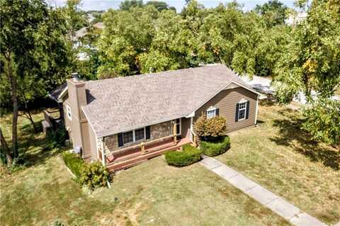 1923 Fairground Drive, Pleasant Hill, MO 64080