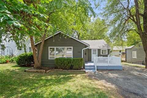 4415 W 52nd Terrace, Roeland Park, KS 66205