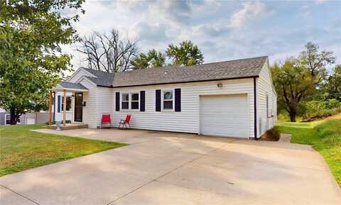 704 W Burton Street, Nevada, MO 64772